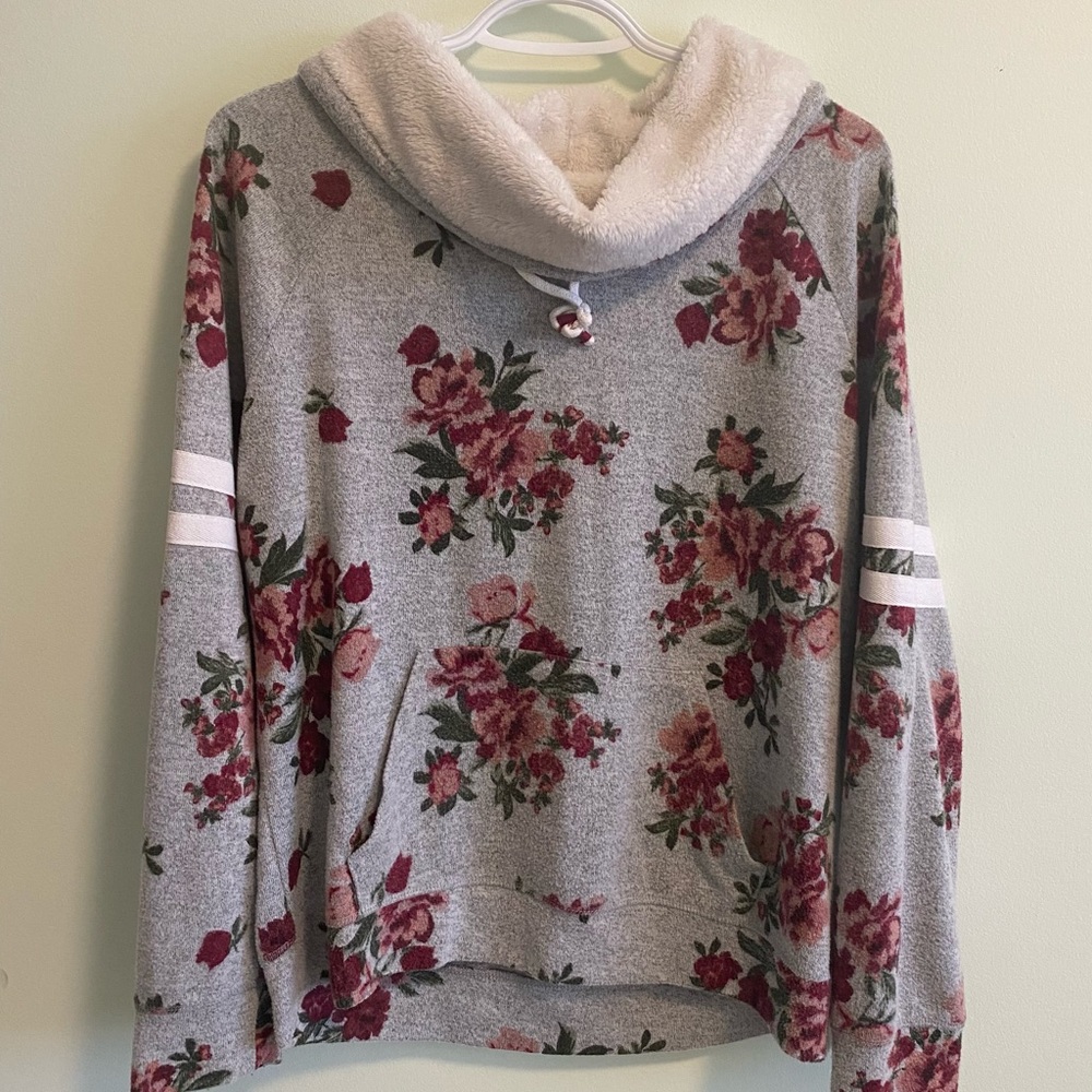 Ultra Flirt Cowlneck Gray Floral Sweater Size M